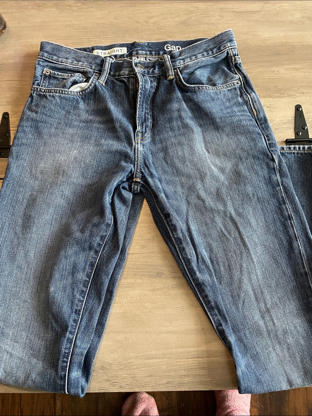 #A010 GAP Men's Straight Jeans in Medium Blue Wash